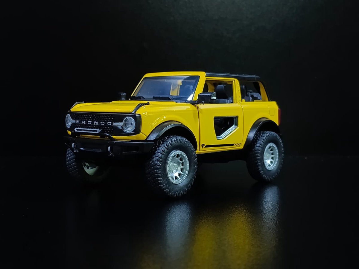 Ford Bronco Amarillo