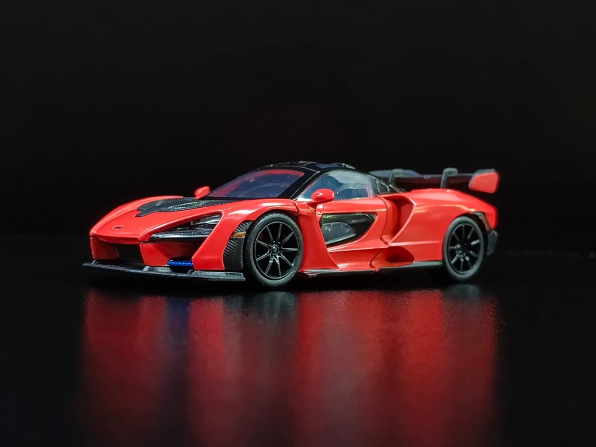 McLaren Senna