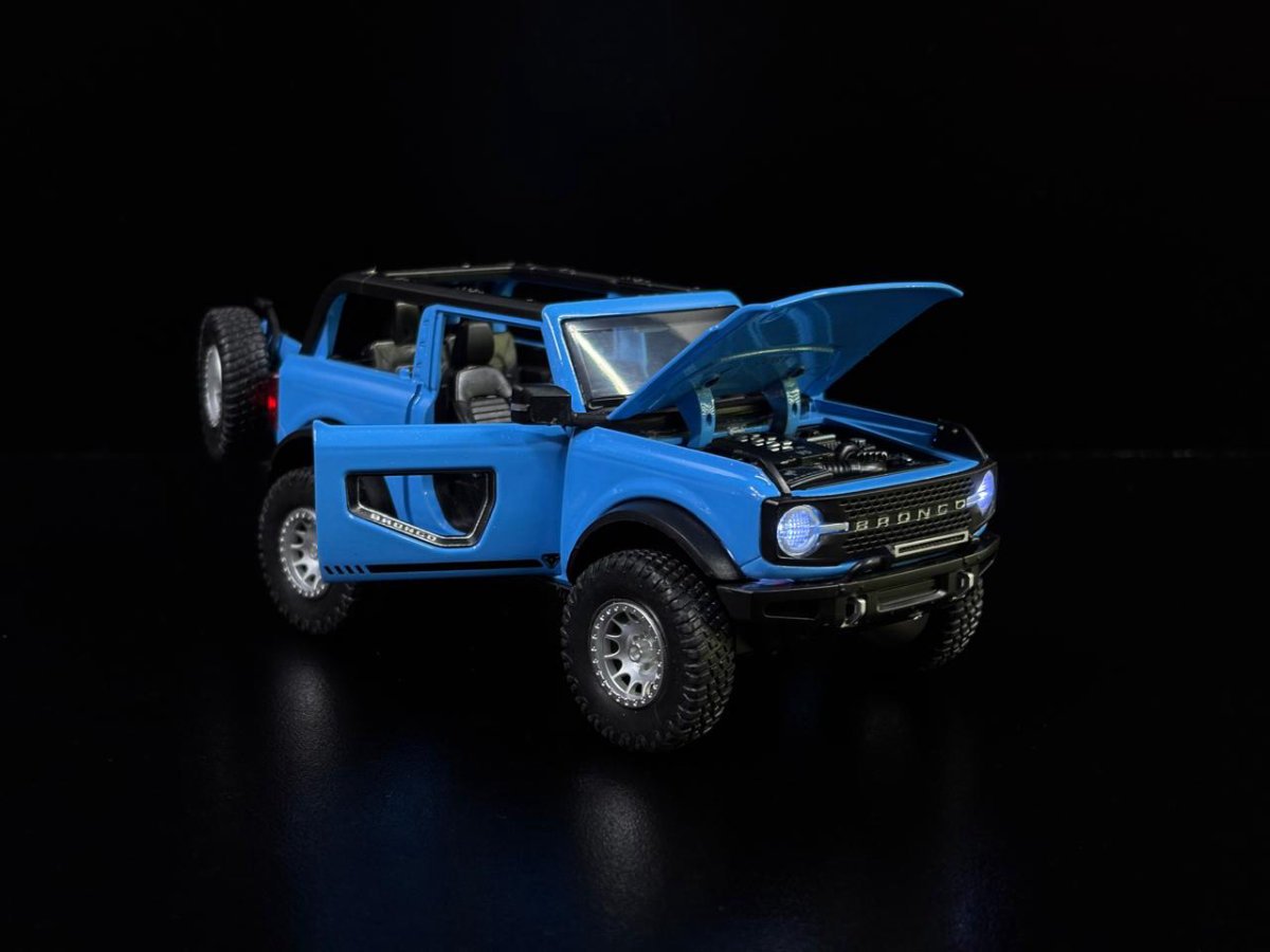 Ford Bronco Azul - Imagen 2