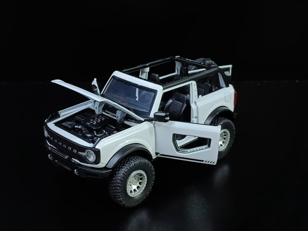 Ford Bronco Blanco - Imagen 2