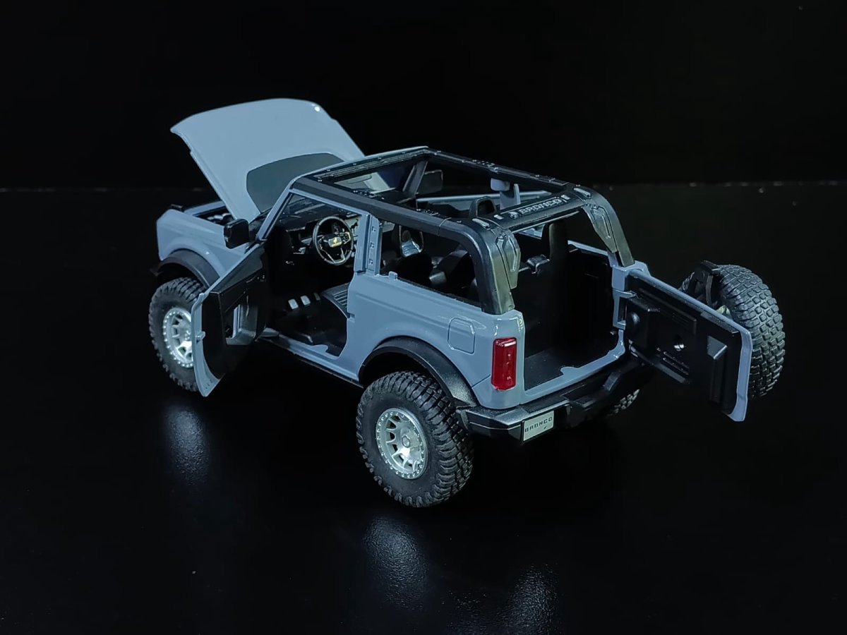 Ford Bronco Gris - Imagen 2