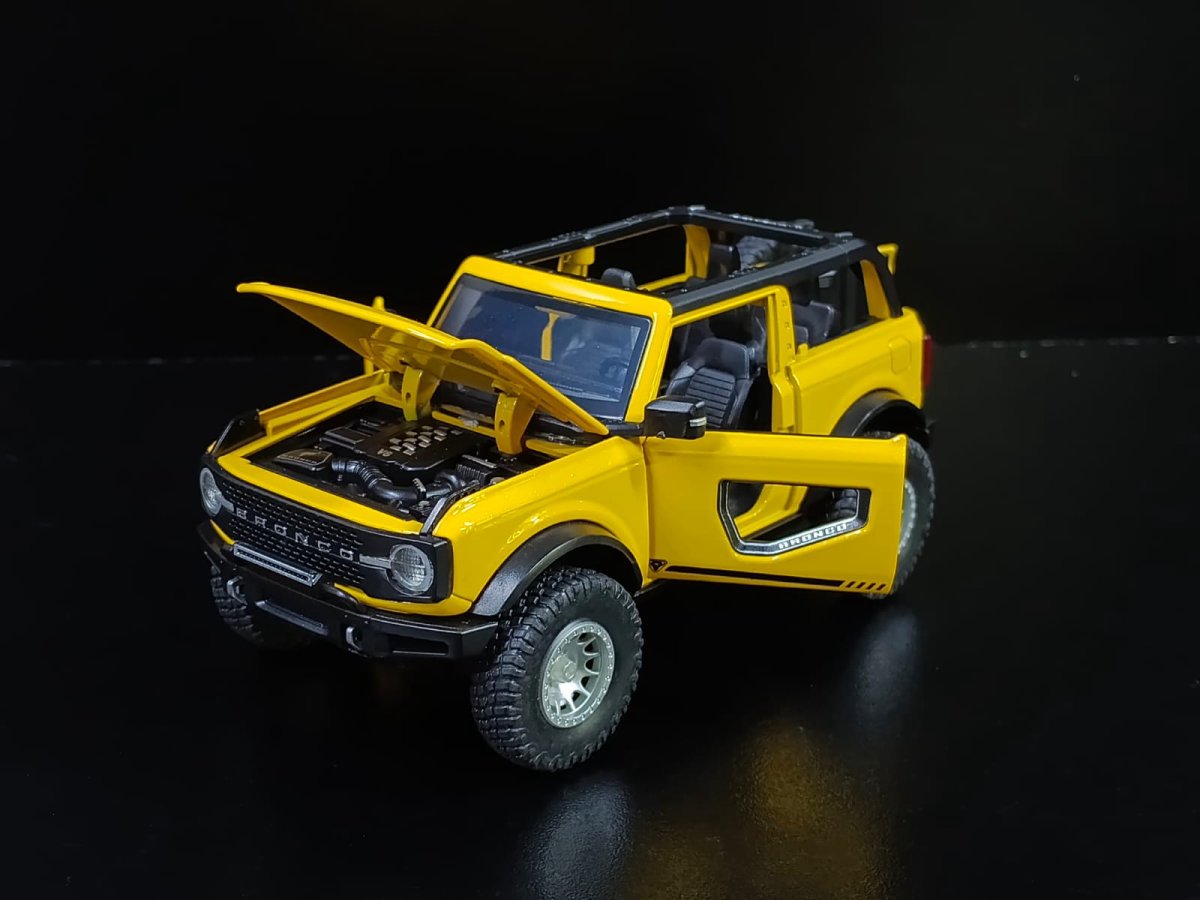 Ford Bronco Amarillo - Imagen 2