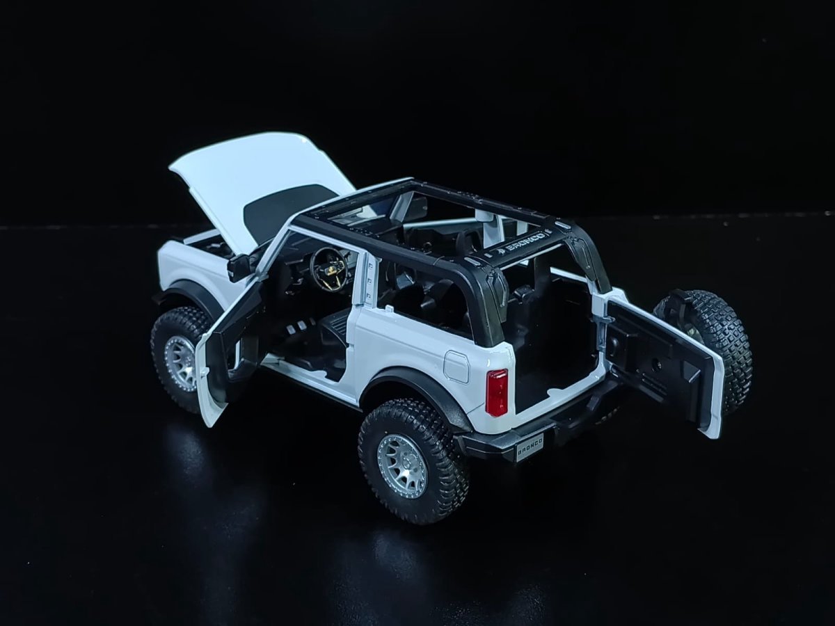 Ford Bronco Blanco - Imagen 3