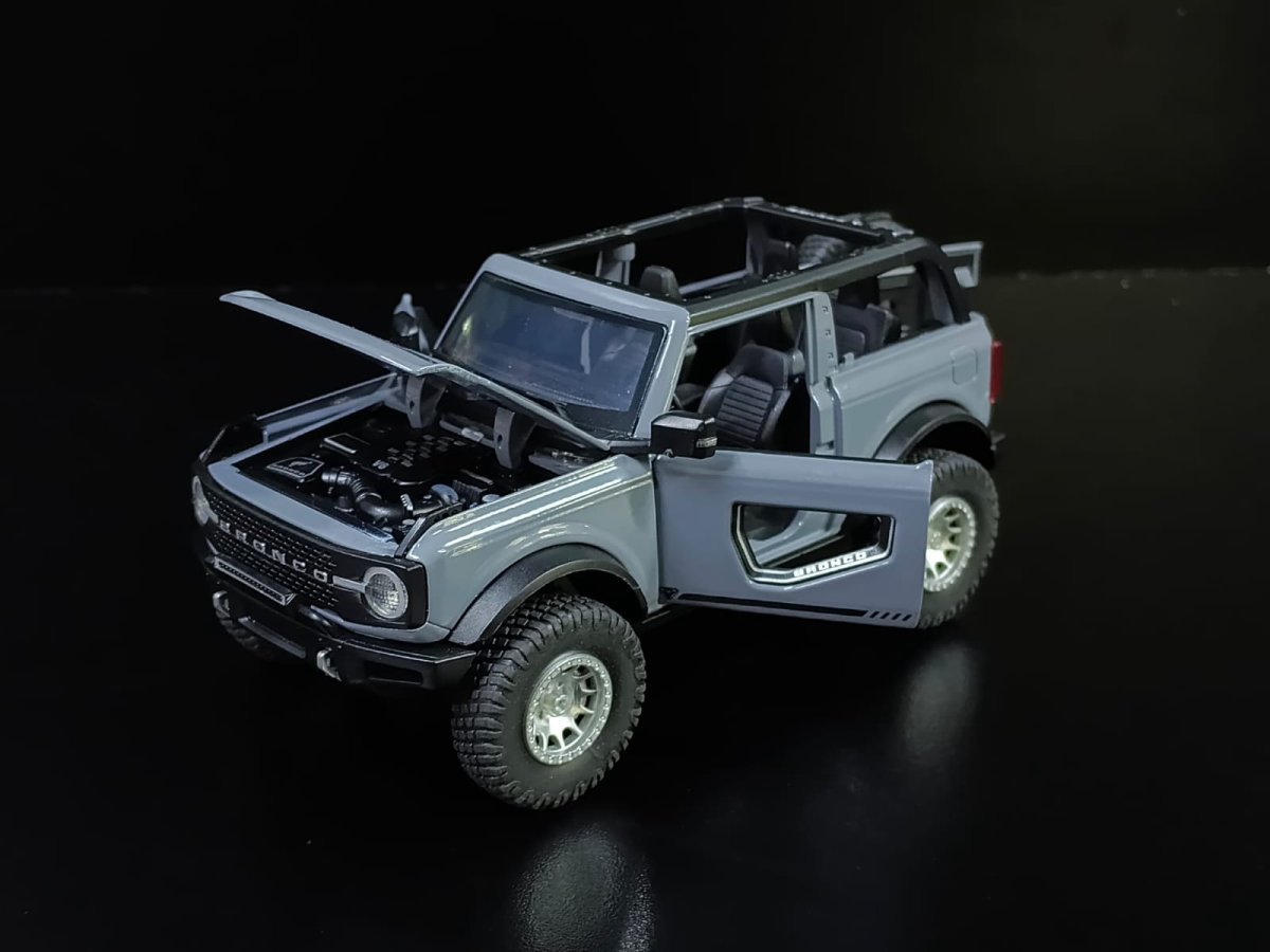 Ford Bronco Gris - Imagen 3