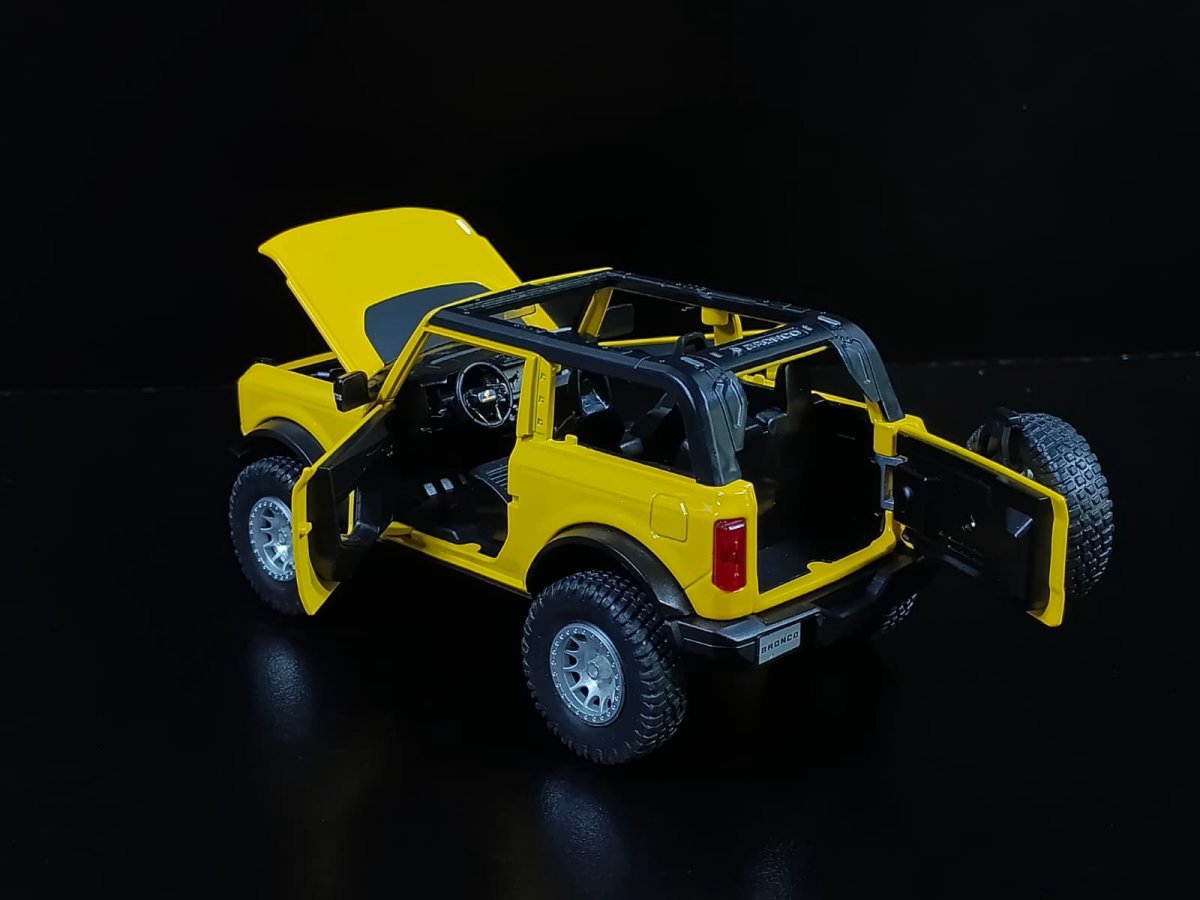Ford Bronco Amarillo - Imagen 3