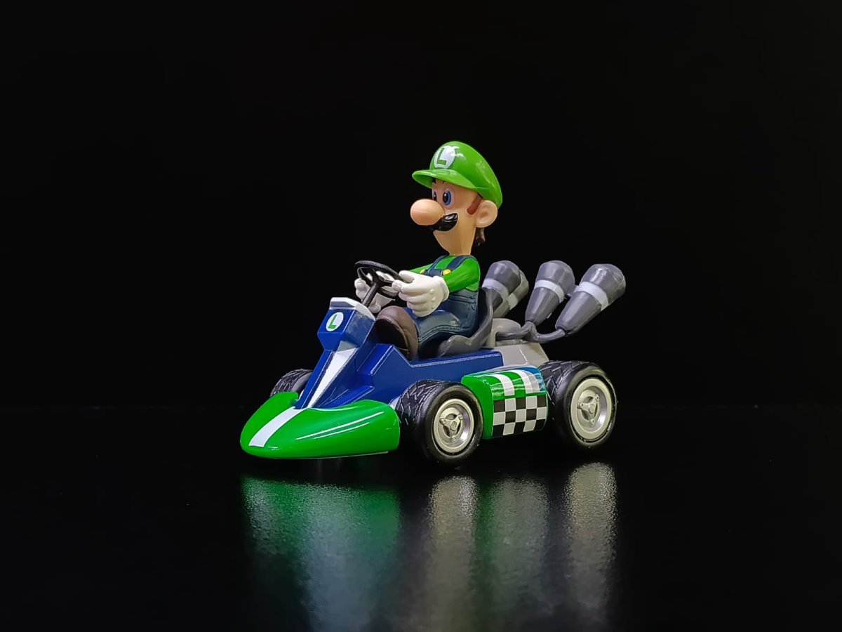 Mario Kart: auto de Luigi (12 cm)