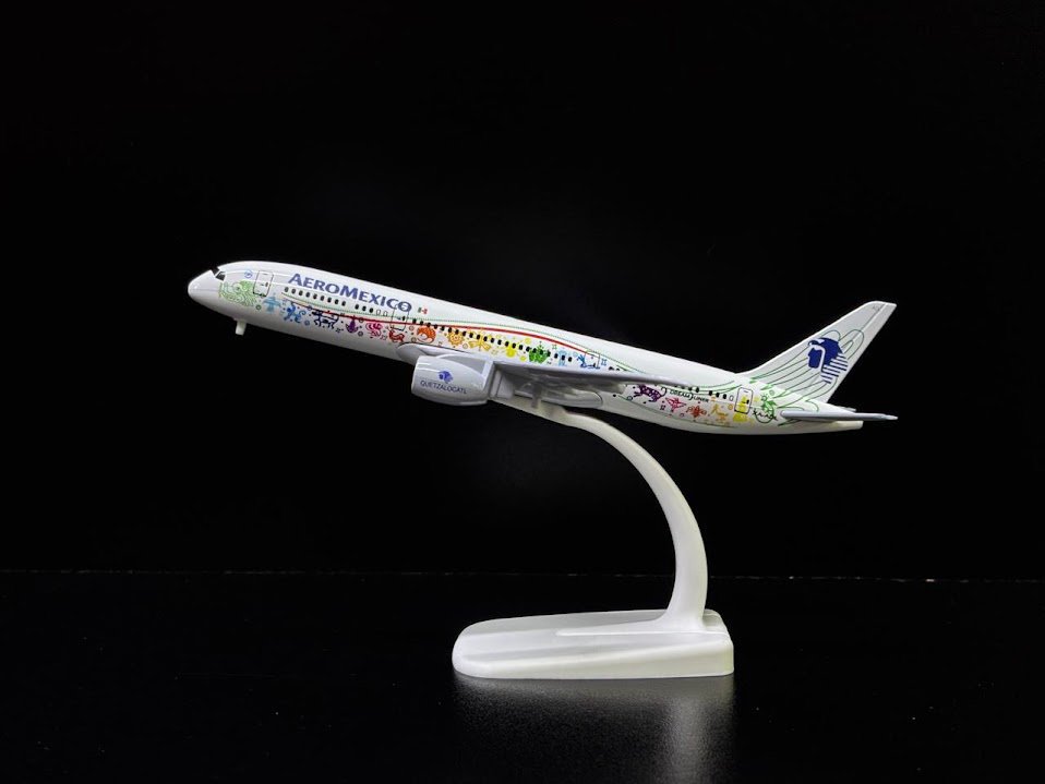 Avión AeroMexico – 1:400