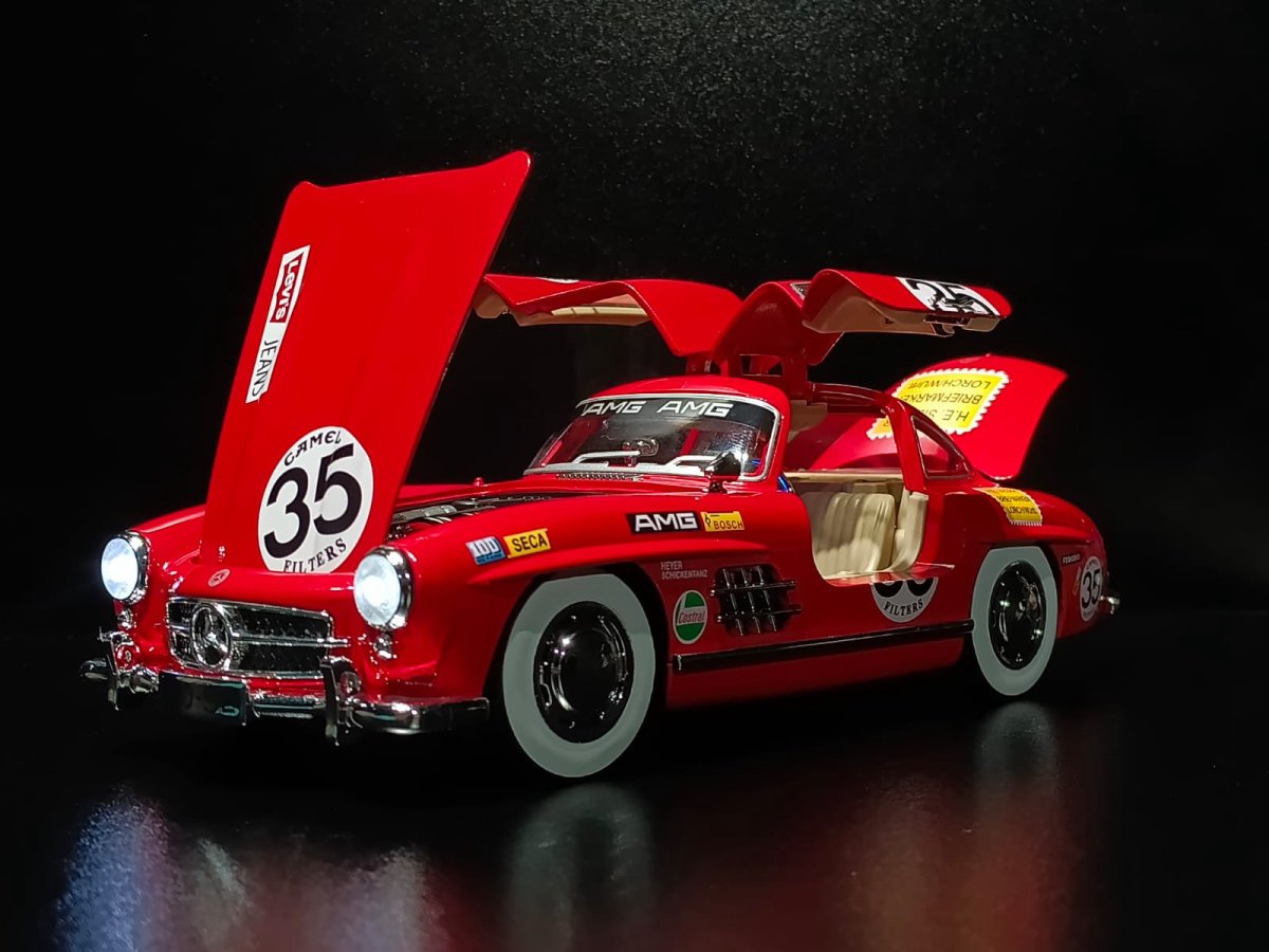 Mercedes Benz AMG Racing Rojo – OK 1:18