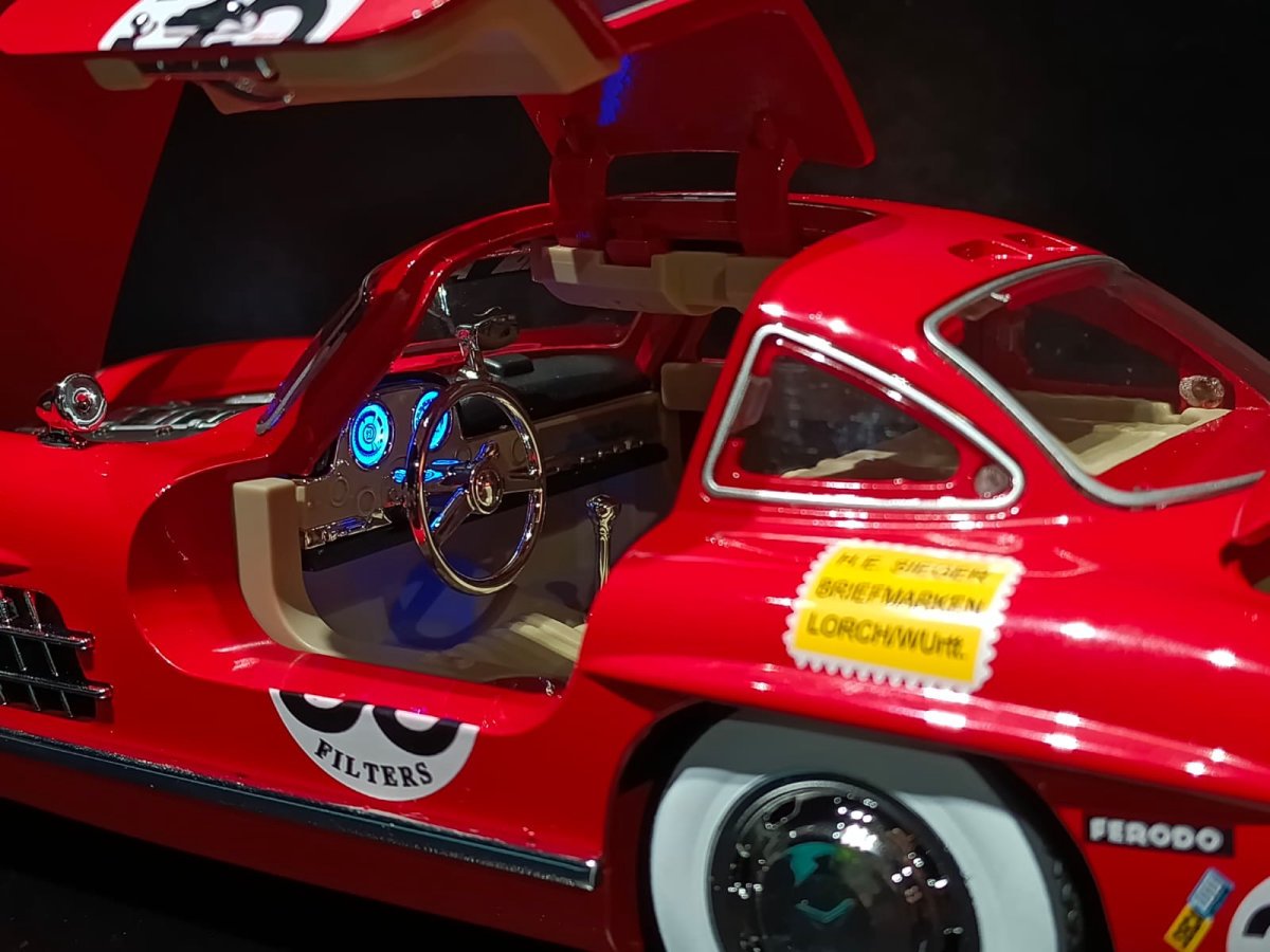 Mercedes Benz AMG Racing Rojo – OK 1:18