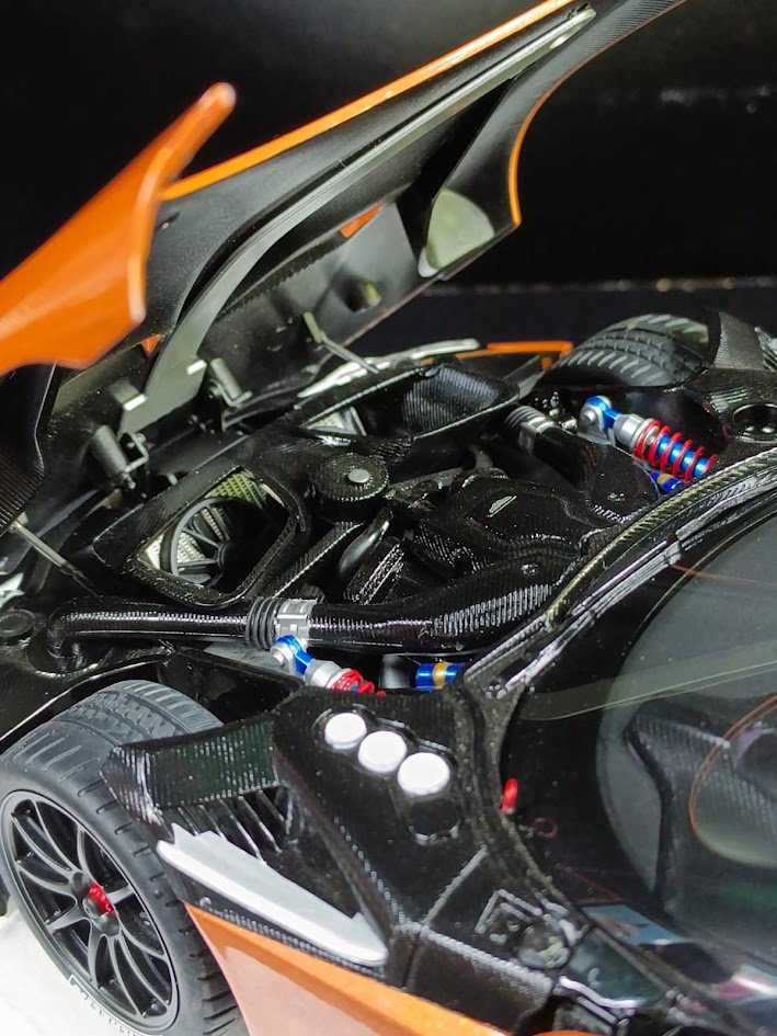 Aston Martin Vulcan AutoArt 1:18